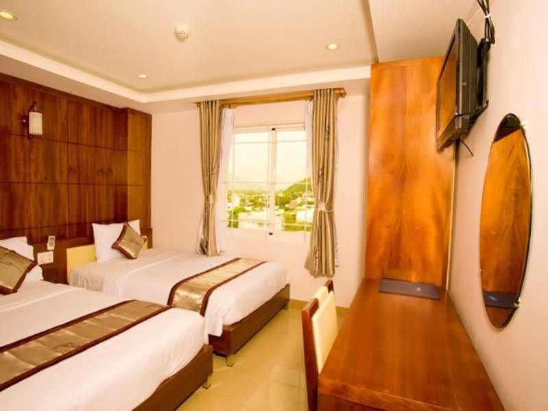 Ngoc Hong Hotel Нячанг Екстер'єр фото